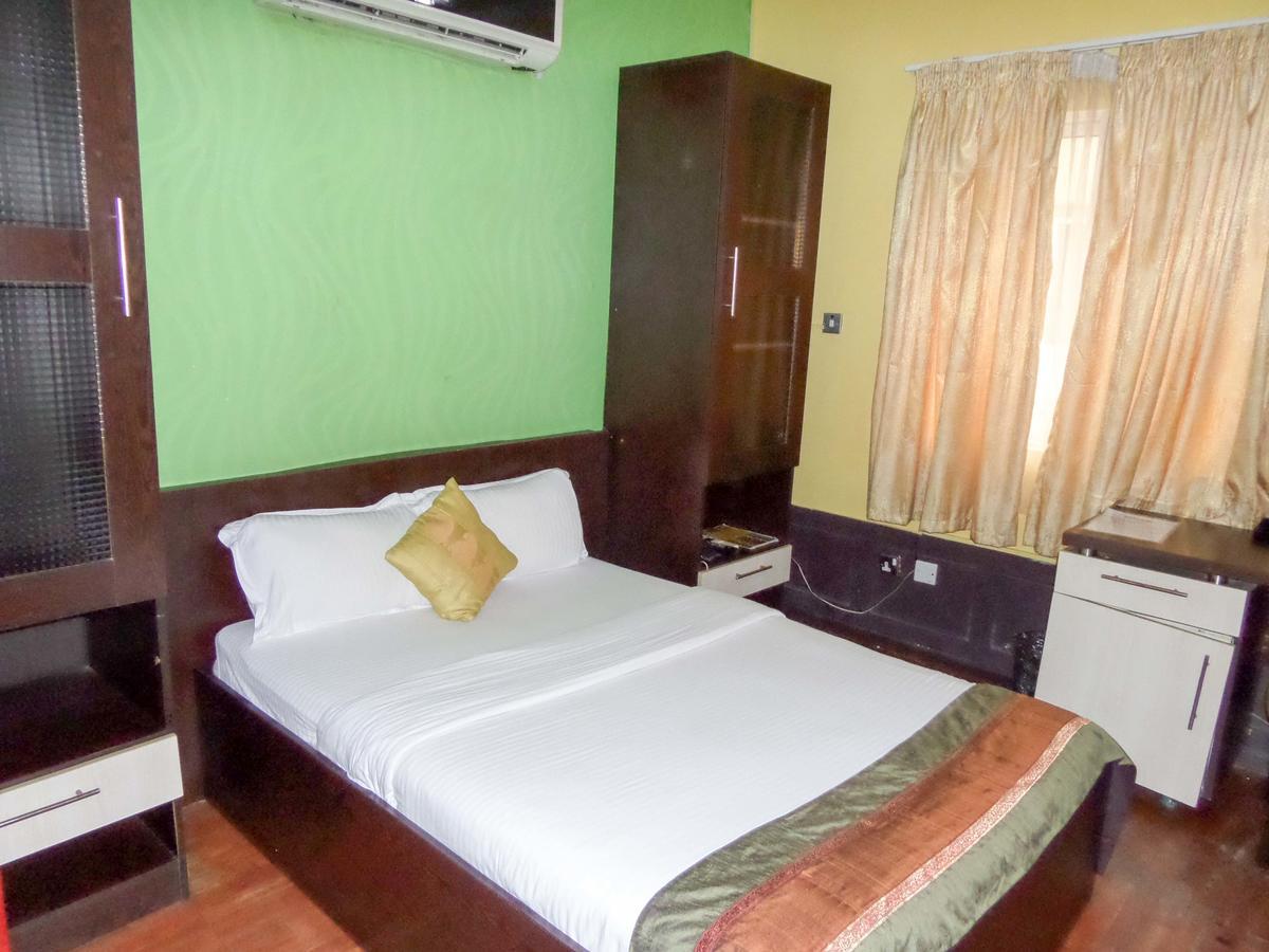Aries Suites Lagos Exterior photo