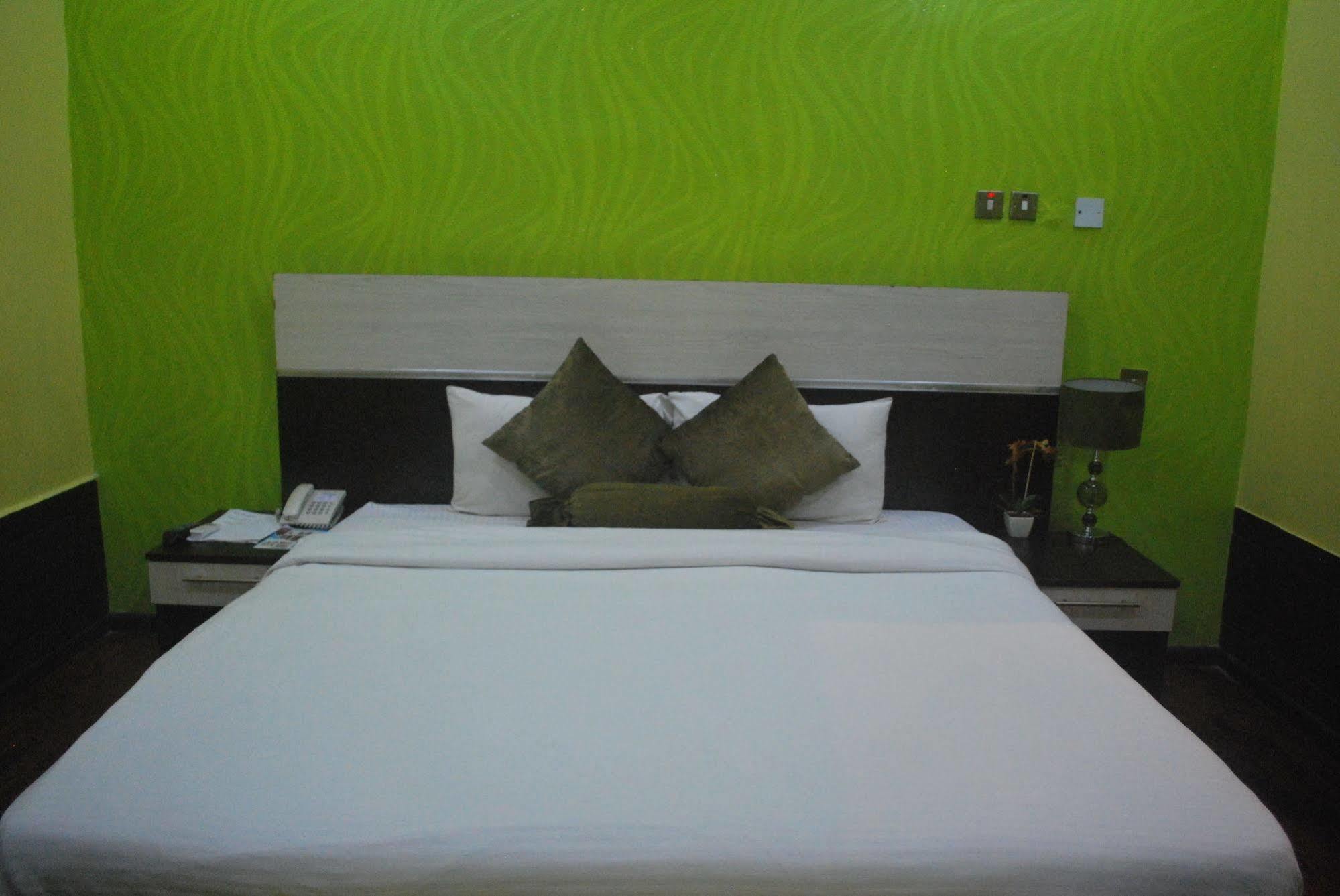 Aries Suites Lagos Exterior photo